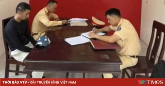 Buông cả hai tay, đánh võng giữa đường, nam thanh niên lĩnh phạt nặng