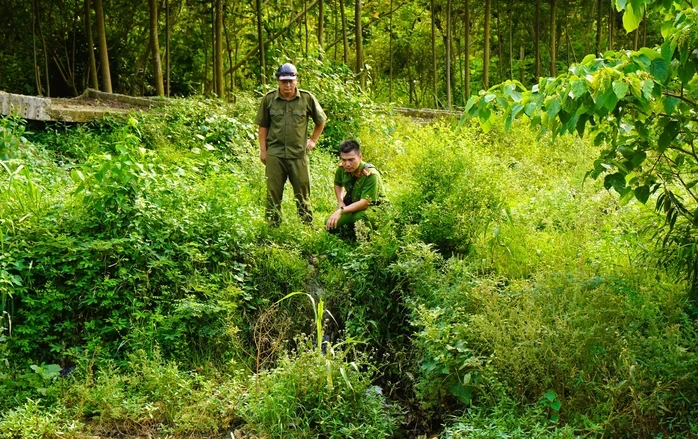 C05 - Bộ Công an vào cuộc vụ nước giếng khoan nhà dân đổi màu tím bất thường C05 - Bộ Công an vào cuộc vụ nước giếng khoan nhà dân đổi màu tím bất thường