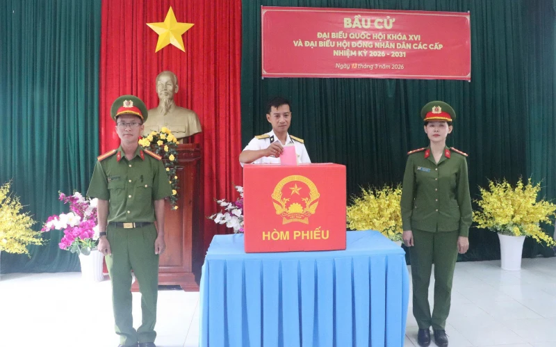 Cà Mau: Bầu cử sớm ở đảo Hòn Khoai và Hòn Chuối Cà Mau: Bầu cử sớm ở đảo Hòn Khoai và Hòn Chuối