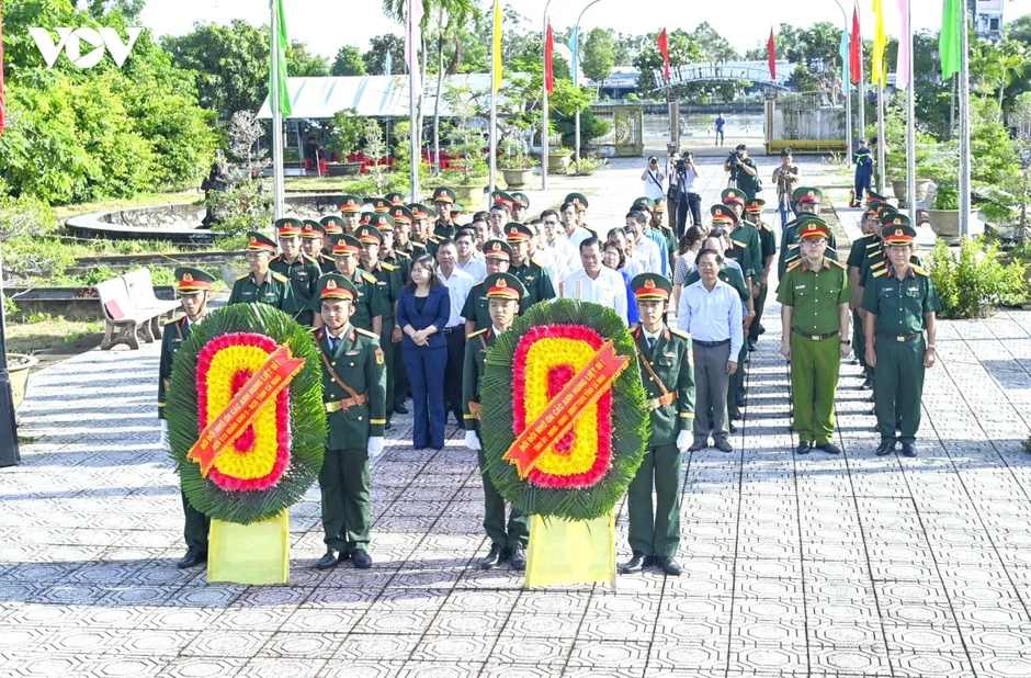 Cà Mau chạy đua với thời gian để tìm danh tính cho hơn 3.300 liệt sĩ Cà Mau chạy đua với thời gian để tìm danh tính cho hơn 3.300 liệt sĩ