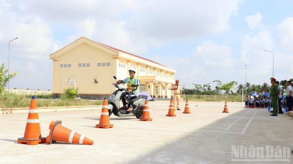 Cà Mau gieo mầm văn hóa giao thông từ học đường Cà Mau gieo mầm văn hóa giao thông từ học đường