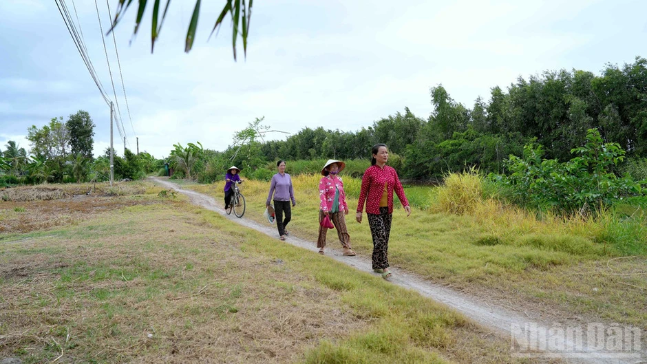 Cà Mau lắng nghe tiếng lòng của dân, sớm mở lối khang trang về “xóm nghèo” Cà Mau lắng nghe tiếng lòng của dân, sớm mở lối khang trang về “xóm nghèo”