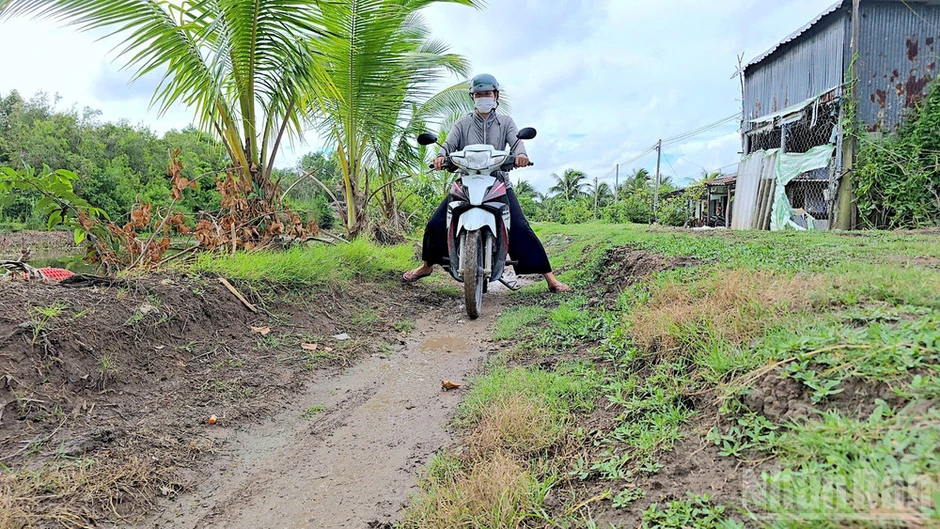 Cà Mau lắng nghe tiếng lòng của dân, sớm mở lối khang trang về “xóm nghèo” Cà Mau lắng nghe tiếng lòng của dân, sớm mở lối khang trang về “xóm nghèo”