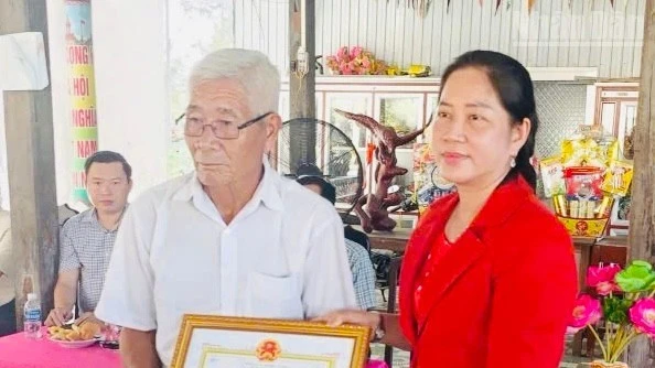 Cà Mau: Lãnh đạo tỉnh và các cơ sở tiếp tục thăm, chúc Tết Chôl Chnăm Thmây của đồng bào Khmer