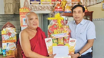 Cà Mau: Lãnh đạo tỉnh và các cơ sở tiếp tục thăm, chúc Tết Chôl Chnăm Thmây của đồng bào Khmer