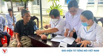 Cà Mau "vừa chạy vừa gỡ khó" để đứng đầu khám sức khỏe toàn dân