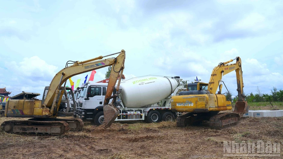 Cà Mau triển khai chuỗi công trình ý nghĩa về lịch sử và an sinh xã hội Cà Mau triển khai chuỗi công trình ý nghĩa về lịch sử và an sinh xã hội