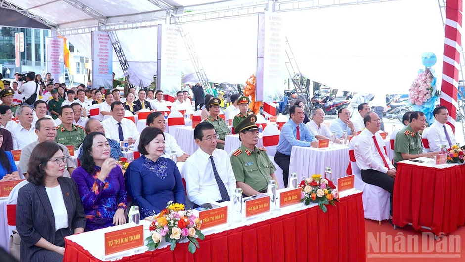 Cà Mau xây dựng tượng đài “Công an nhân dân vì bình yên cuộc sống” Cà Mau xây dựng tượng đài “Công an nhân dân vì bình yên cuộc sống”