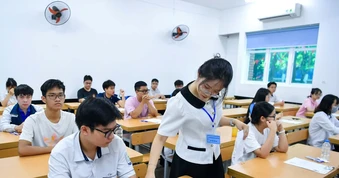 Cả nước bước vào “chiến dịch” mùa thi
