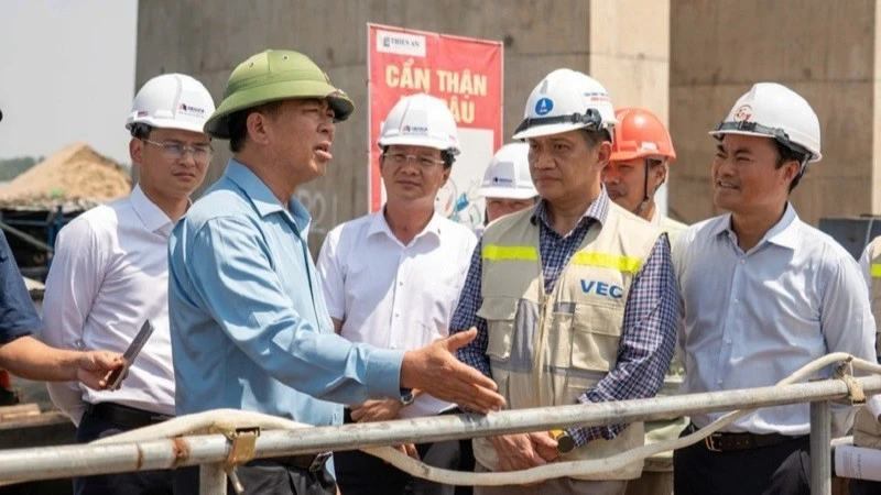 Cả nước khai thác gần 3.350km đường cao tốc Cả nước khai thác gần 3.350km đường cao tốc