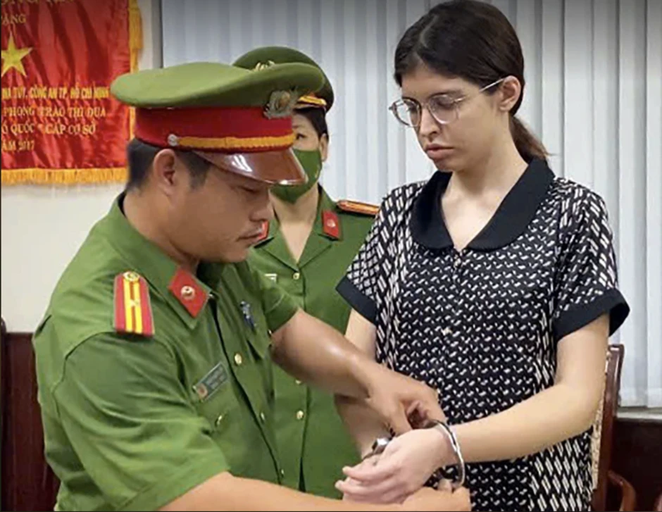 Ca sĩ Chi Dân rủ bạn hùn tiền mua ma tuý, người mẫu An Tây rủ trợ lý quay Tiktok cùng "bay lắc", tàng trữ chất cấm ngay tại căn hộ hạng sang
