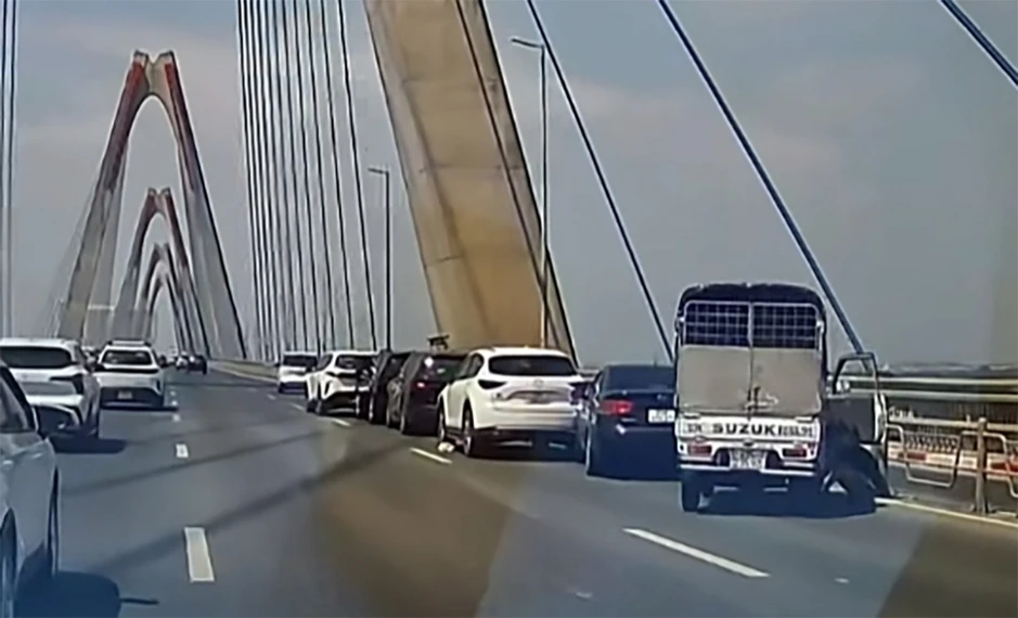 Các tài xế trong vụ tai nạn liên hoàn trên cầu Nhật Tân có vi phạm nồng độ cồn? Các tài xế trong vụ tai nạn liên hoàn trên cầu Nhật Tân có vi phạm nồng độ cồn?