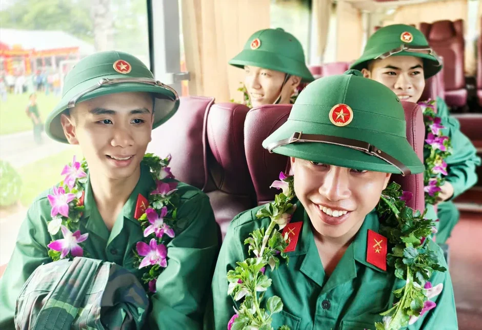 Các tân binh sẵn sàng nhận và hoàn thành tốt mọi nhiệm vụ được giao Các tân binh sẵn sàng nhận và hoàn thành tốt mọi nhiệm vụ được giao
