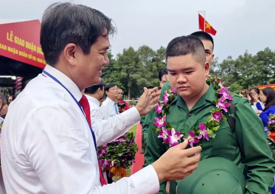 Các tân binh sẵn sàng nhận và hoàn thành tốt mọi nhiệm vụ được giao Các tân binh sẵn sàng nhận và hoàn thành tốt mọi nhiệm vụ được giao