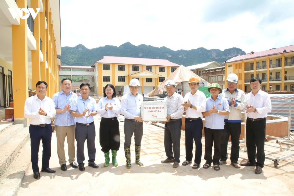 Các trường nội trú liên cấp vùng biên giới Sơn La sắp “về đích” Các trường nội trú liên cấp vùng biên giới Sơn La sắp “về đích”
