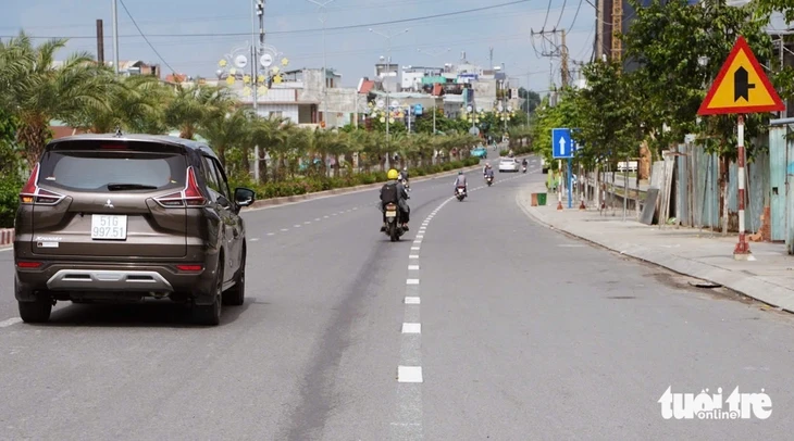 Cắm lại biển báo, phân luồng mới trên đường Thống Nhất sau phản ánh