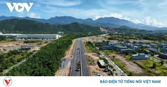 Cấm xe máy, xe thô sơ, người đi bộ vào cao tốc Hòa Liên-Túy Loan