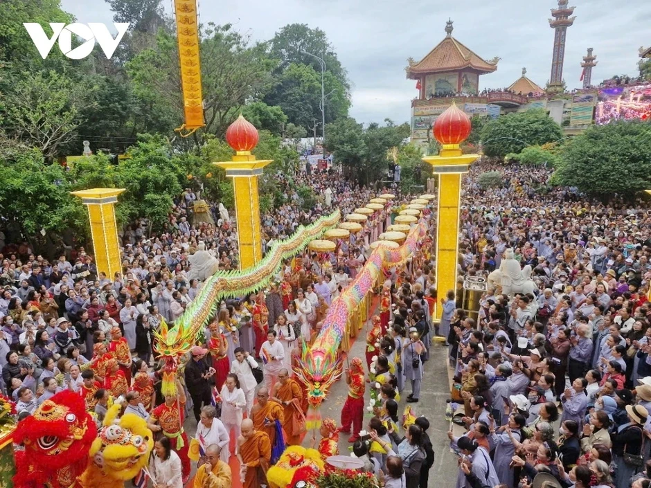 Cấm xe tải lưu thông đường Trần Đại Nghĩa - Lê Văn Hiến phục vụ Lễ hội Quán Thế Âm Cấm xe tải lưu thông đường Trần Đại Nghĩa - Lê Văn Hiến phục vụ Lễ hội Quán Thế Âm