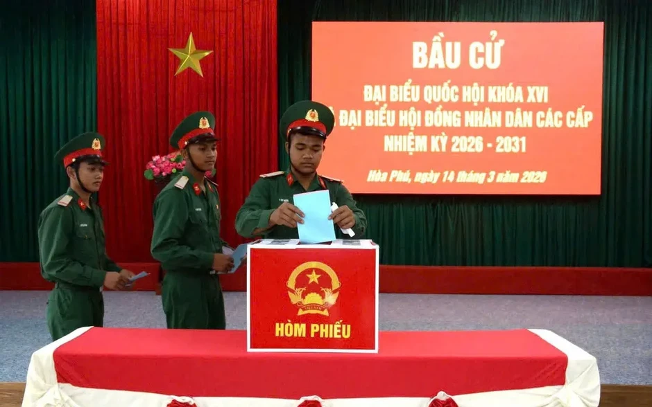 Cán bộ, chiến sĩ các đơn vị biên giới Đắk Lắk hoàn thành bầu cử sớm Cán bộ, chiến sĩ các đơn vị biên giới Đắk Lắk hoàn thành bầu cử sớm