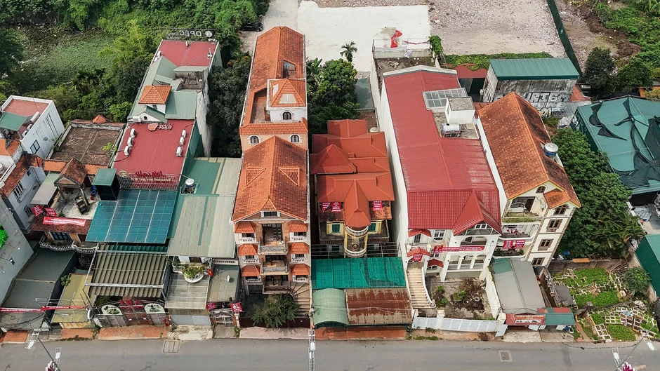 Cận cảnh đoạn đường dài 100 m có mức đầu tư 6,42 tỉ đồng/m Cận cảnh đoạn đường dài 100 m có mức đầu tư 6,42 tỉ đồng/m