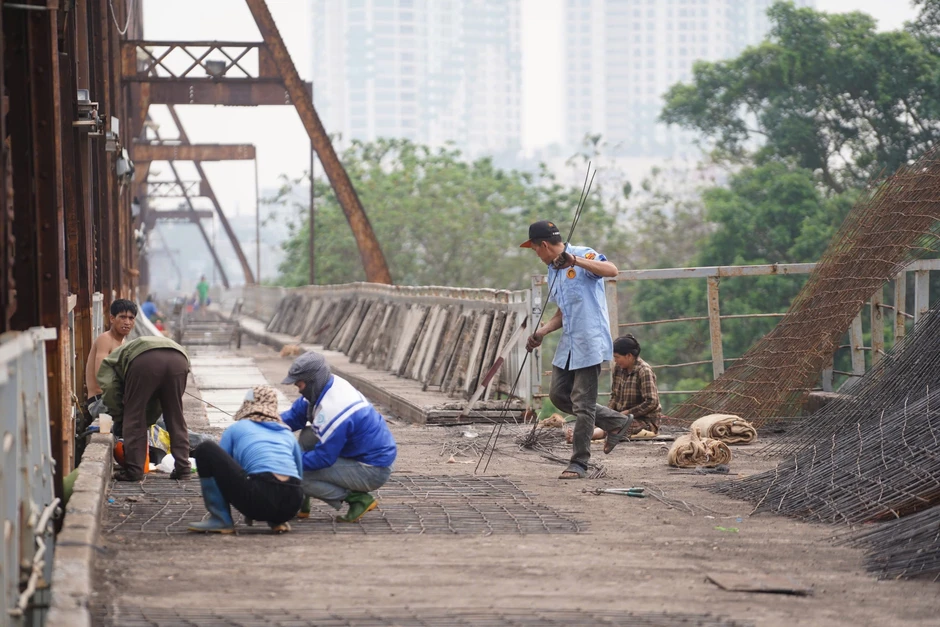 Cận cảnh sửa chữa cầu Long Biên