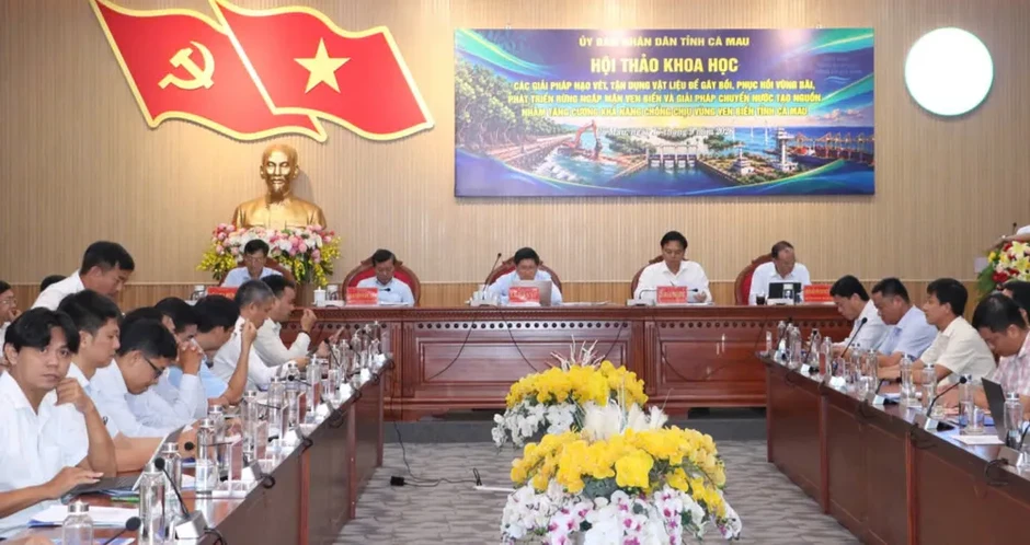 Cân nhắc phương án chuyển nước thô từ sông Hậu về Cà Mau Cân nhắc phương án chuyển nước thô từ sông Hậu về Cà Mau