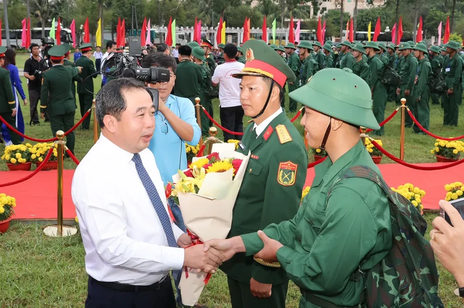 Cần Thơ, An Giang tổ chức Lễ giao nhận quân năm 2026