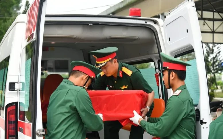 Cần Thơ: Bàn giao 670 mẫu sinh phẩm hài cốt liệt sĩ để giám định ADN Cần Thơ: Bàn giao 670 mẫu sinh phẩm hài cốt liệt sĩ để giám định ADN