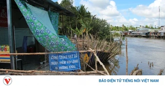 Cần Thơ công bố tình huống khẩn cấp sạt lở bờ sông Phụng An