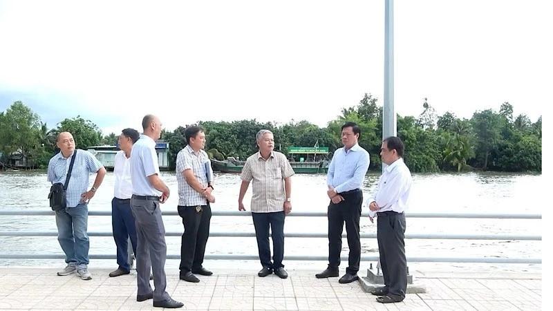 Cần Thơ công bố tình huống khẩn cấp tại nhiều điểm sạt lở xung yếu Cần Thơ công bố tình huống khẩn cấp tại nhiều điểm sạt lở xung yếu