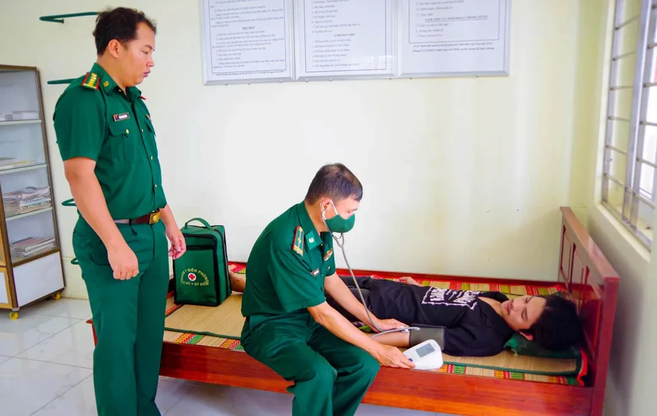 Cần Thơ: Kịp thời cứu 5 ngư dân gặp nạn Cần Thơ: Kịp thời cứu 5 ngư dân gặp nạn