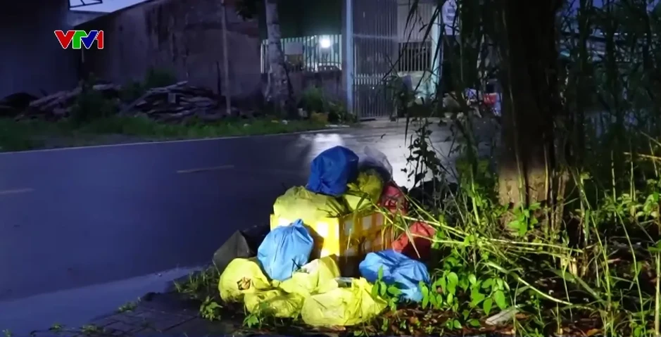 Cần Thơ: Người dân mong dịch vụ thu gom rác tương xứng mức phí mới Cần Thơ: Người dân mong dịch vụ thu gom rác tương xứng mức phí mới