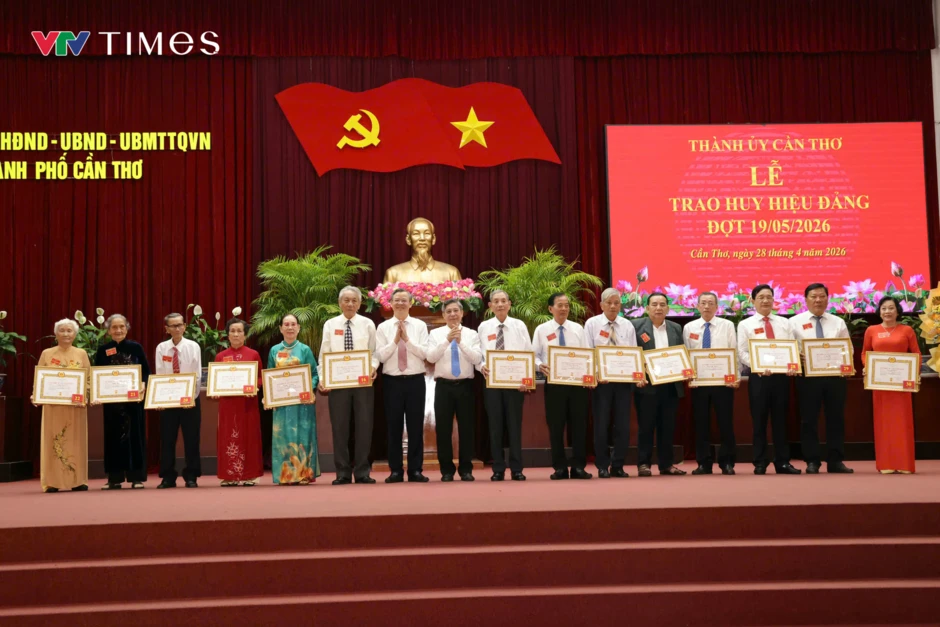 Cần Thơ ôn truyền thống, khơi dậy khát vọng phát triển Cần Thơ ôn truyền thống, khơi dậy khát vọng phát triển