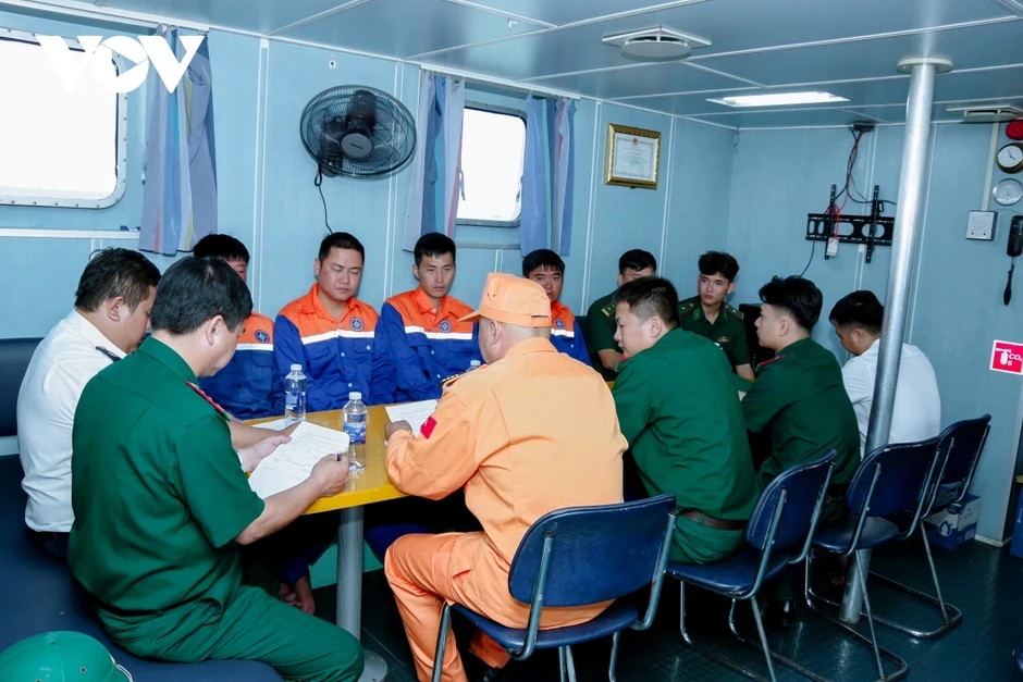 Cần Thơ tiếp nhận 4 thuyền viên gặp nạn trên biển Cần Thơ tiếp nhận 4 thuyền viên gặp nạn trên biển