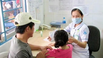 Cẩn trọng khi vào mùa bệnh tay chân miệng!