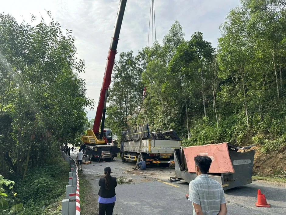 Cảnh báo mất an toàn giao thông trên đèo Vi Ô Lắc sau nhiều vụ tai nạn Cảnh báo mất an toàn giao thông trên đèo Vi Ô Lắc sau nhiều vụ tai nạn