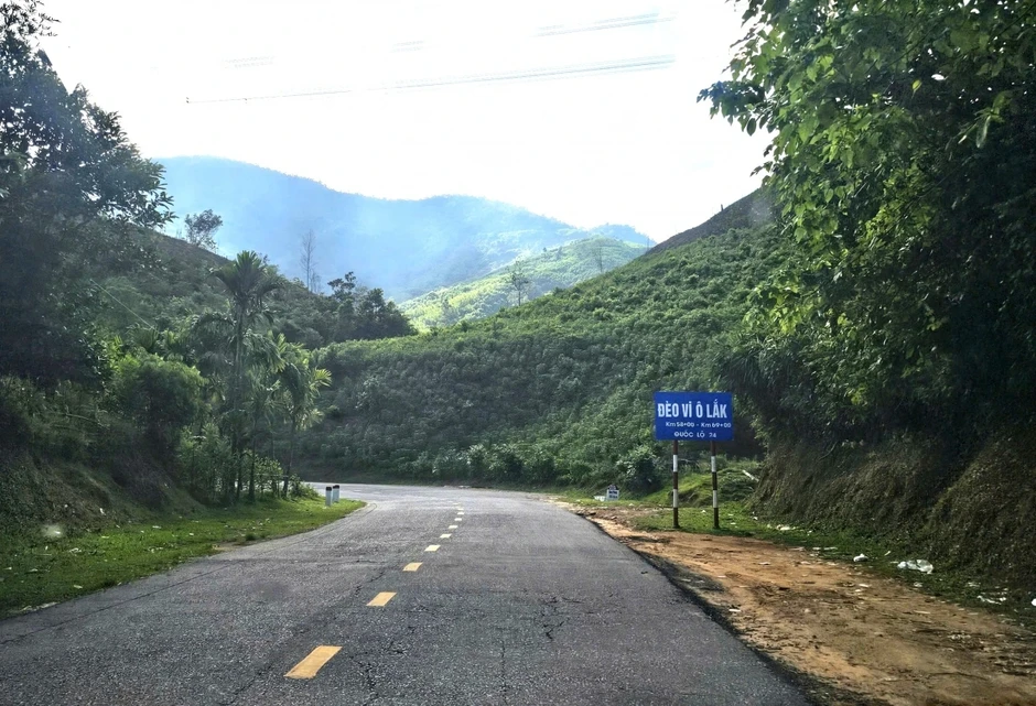 Cảnh báo mất an toàn giao thông trên đèo Vi Ô Lắc sau nhiều vụ tai nạn Cảnh báo mất an toàn giao thông trên đèo Vi Ô Lắc sau nhiều vụ tai nạn