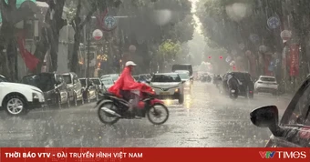 Cảnh báo mưa dông kèm lốc sét ở Hà Nội, lũ quét, sạt lở đất tại 11 tỉnh Bắc Bộ và Trung Bộ