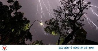 Cảnh báo mưa dông, lốc, sét diện rộng ở Bắc Bộ và Trung Bộ