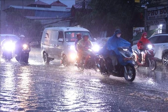 Cảnh báo mưa dông ở Hà Nội, cục bộ mưa lớn ở nhiều khu vực