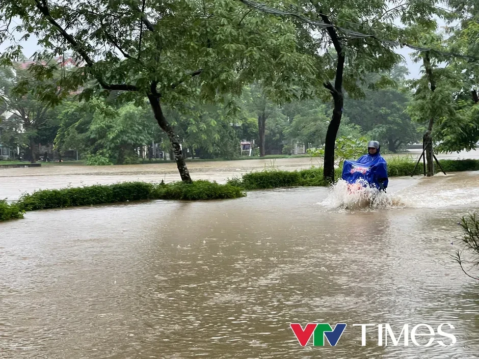 Cảnh báo mưa lớn gây lũ quét, sạt lở đất ở Lâm Đồng, Đà Nẵng Cảnh báo mưa lớn gây lũ quét, sạt lở đất ở Lâm Đồng, Đà Nẵng