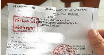Cảnh báo rủi ro khó lường khi đăng ảnh thẻ cử tri lên mạng xã hội