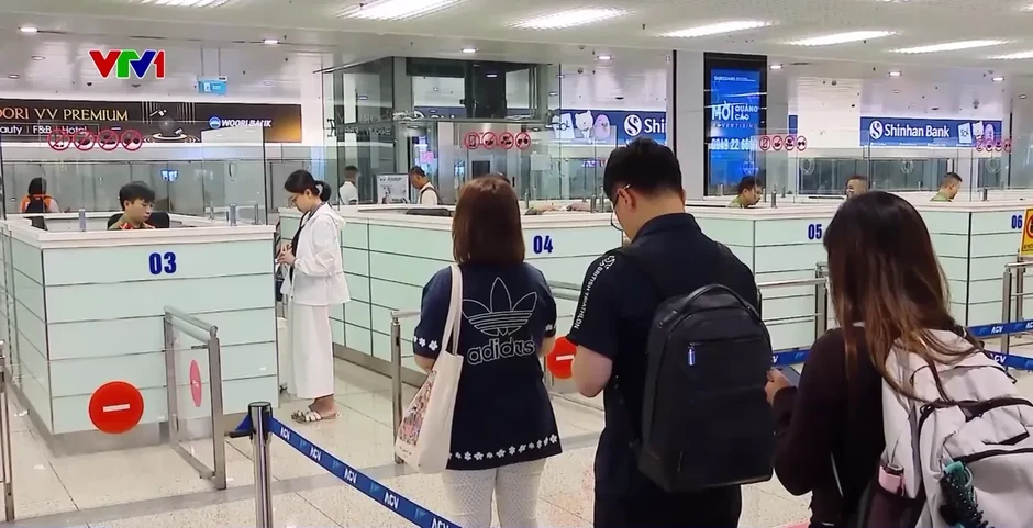 Cảnh báo rủi ro pháp lý nghiêm trọng từ việc xách hộ hành lý qua đường hàng không