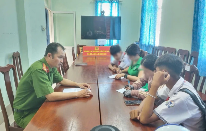 Cảnh báo tình trạng học sinh sử dụng xe “độ, chế” nguy cơ mất ATGT Cảnh báo tình trạng học sinh sử dụng xe “độ, chế” nguy cơ mất ATGT