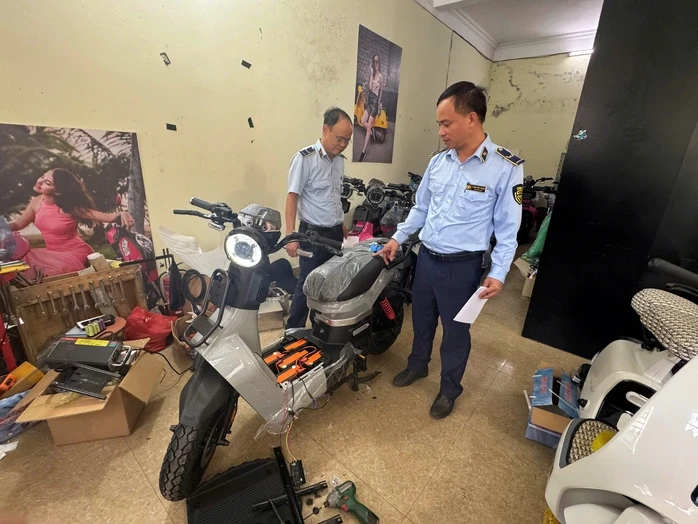 Cảnh báo tình trạng "trá hình" xe đạp điện, vận tốc tới 60 km/giờ Cảnh báo tình trạng "trá hình" xe đạp điện, vận tốc tới 60 km/giờ