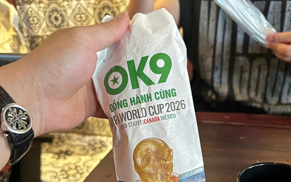 Cảnh giác thủ đoạn phát tán link cá độ bóng đá qua túi giấy, bao bì miễn phí Cảnh giác thủ đoạn phát tán link cá độ bóng đá qua túi giấy, bao bì miễn phí