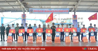 Cảnh sát biển đồng hành cùng ngư dân Khánh Hòa chống khai thác IUU