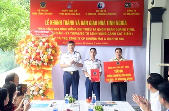 Cảnh sát biển khánh thành và bàn giao nhà tình nghĩa cho gia đình quân nhân