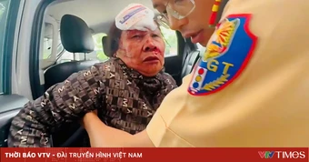 Cảnh sát giao thông kịp thời đưa người bị tai nạn giao thông đi cấp cứu