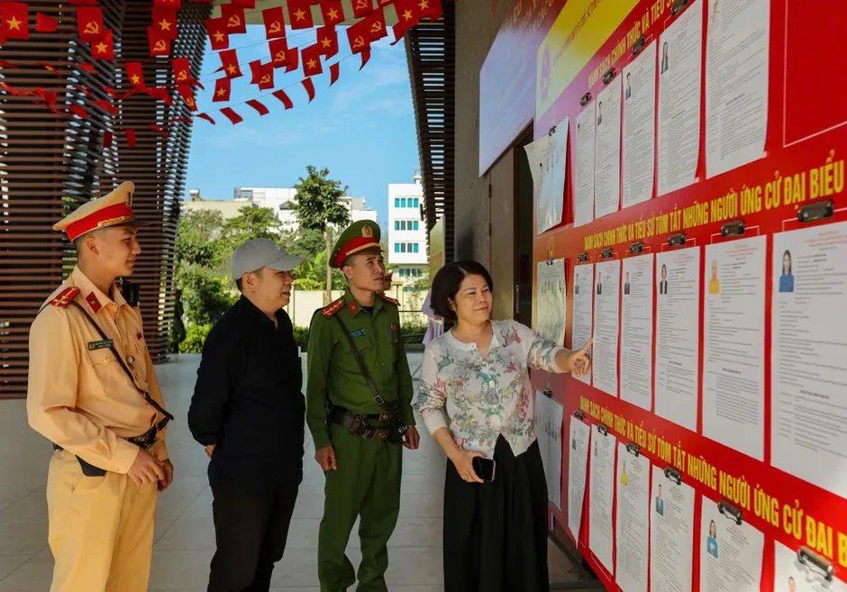 Cảnh sát giao thông lên phương án bảo đảm an toàn giao thông ngày bầu cử Cảnh sát giao thông lên phương án bảo đảm an toàn giao thông ngày bầu cử